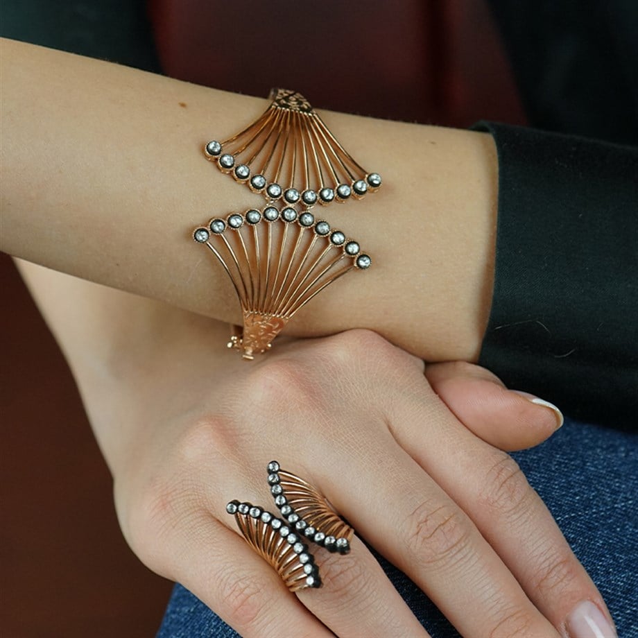 0.85 Ct Elmas Kaburga Kelepçe - Image 1