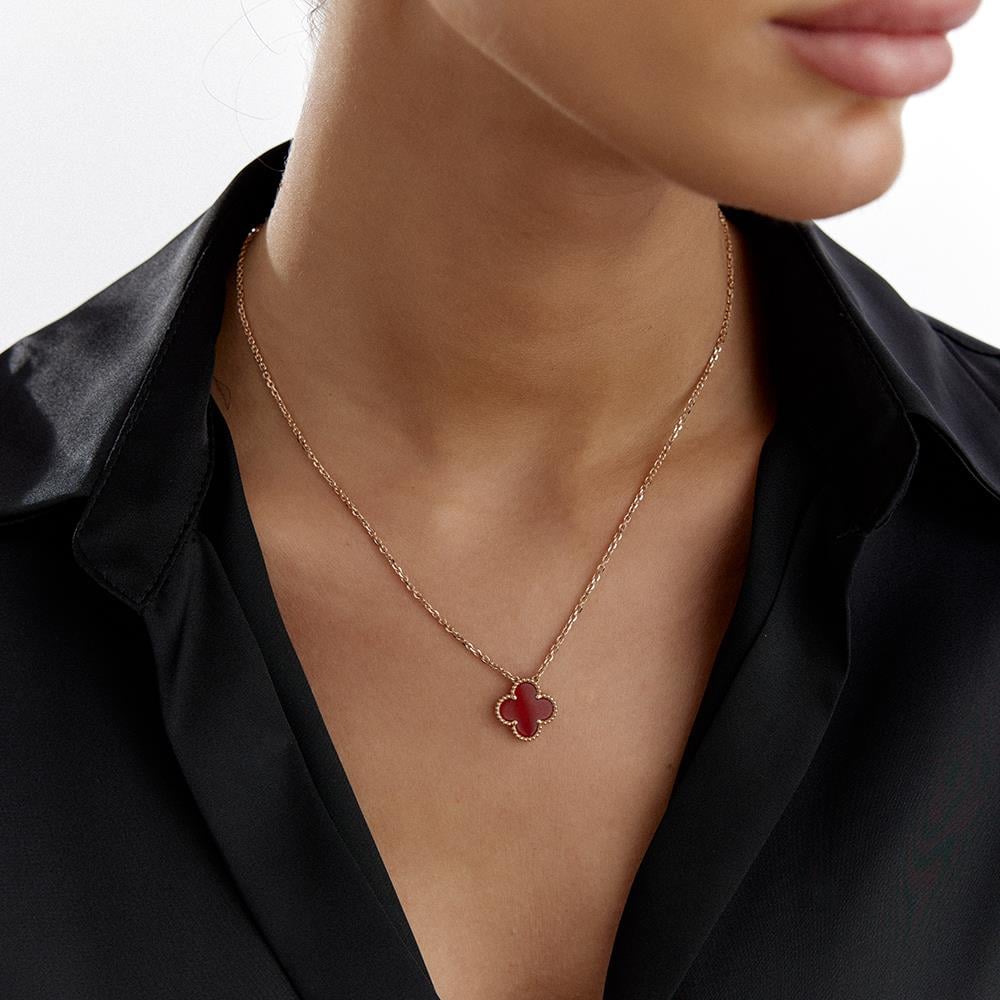 18 Ayar Altın Bordo Taşlı Yonca Kolye - Image 5