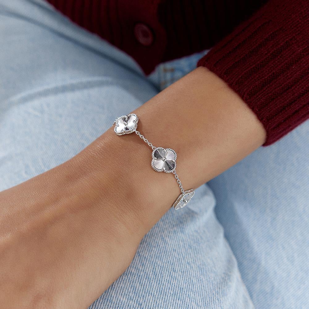 18 Ayar Beyaz Altın Beşli Yonca Bileklik - Image 2