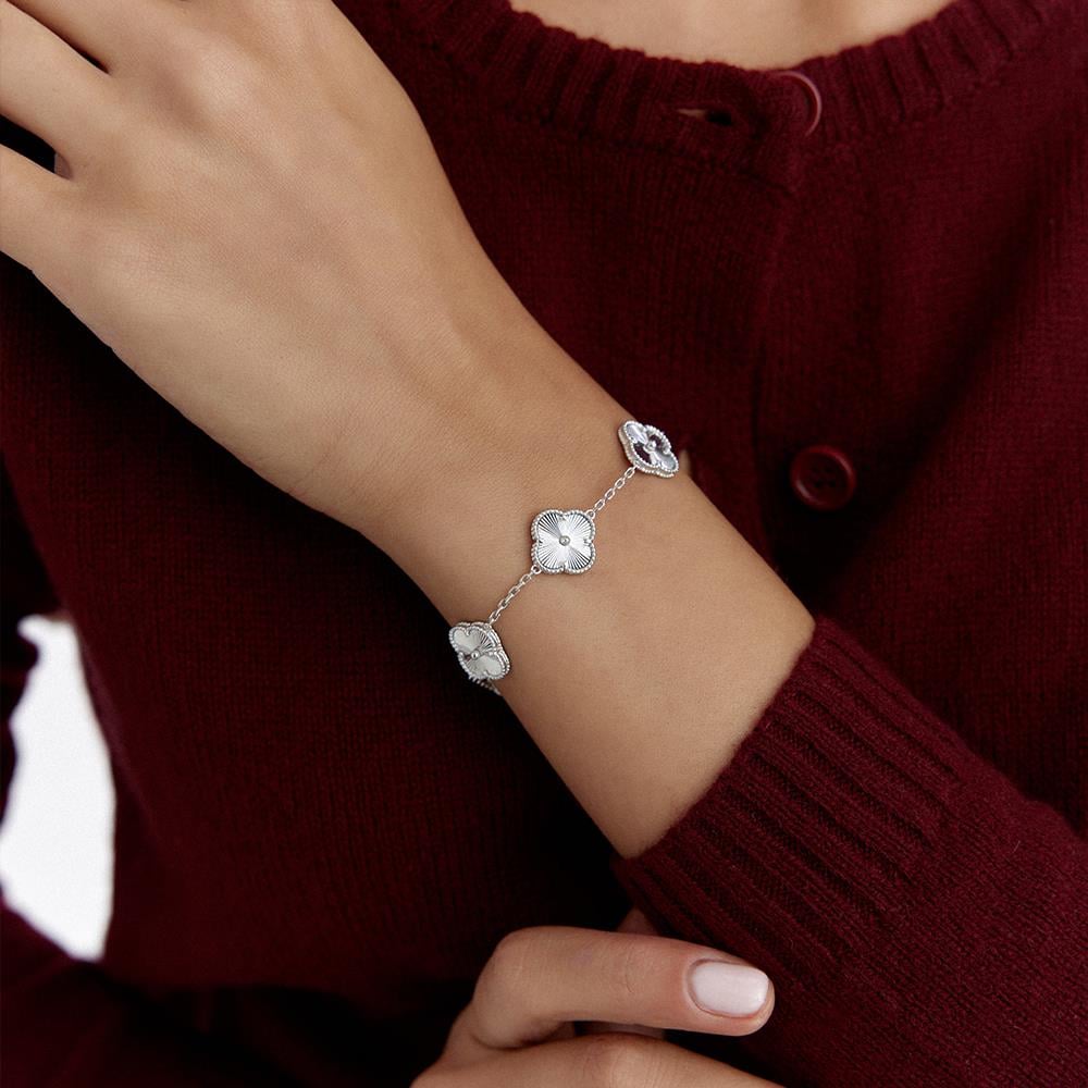 18 Ayar Beyaz Altın Beşli Yonca Bileklik - Image 2