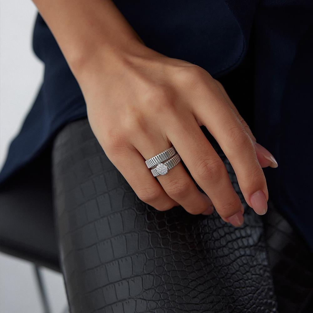 18 Ayar Beyaz Altın Pırlanta Yüzük - Image 3