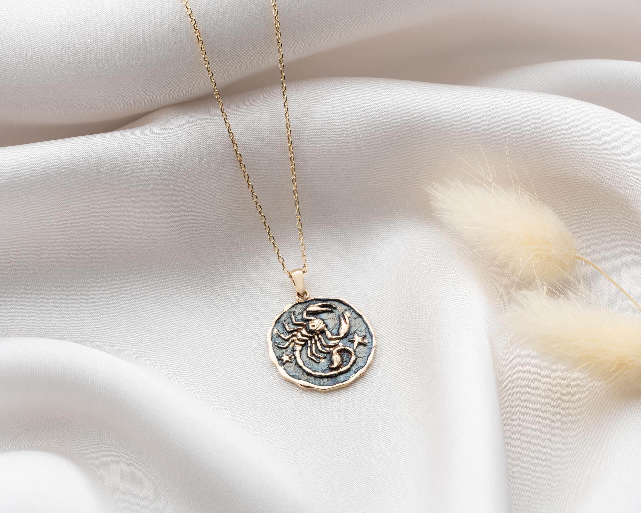 Altın Akrep Burç Kolye Ucu - Image 2