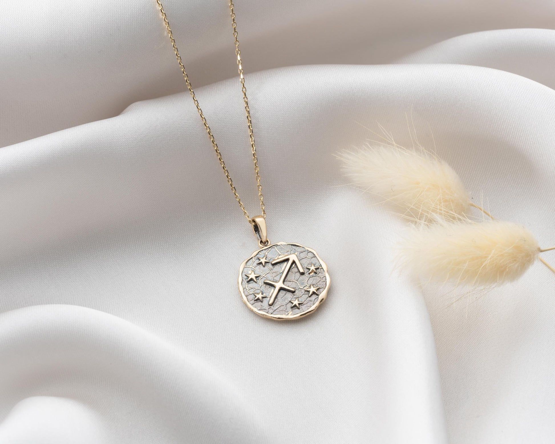 Altın Yay Burç Kolye Ucu - Image 2