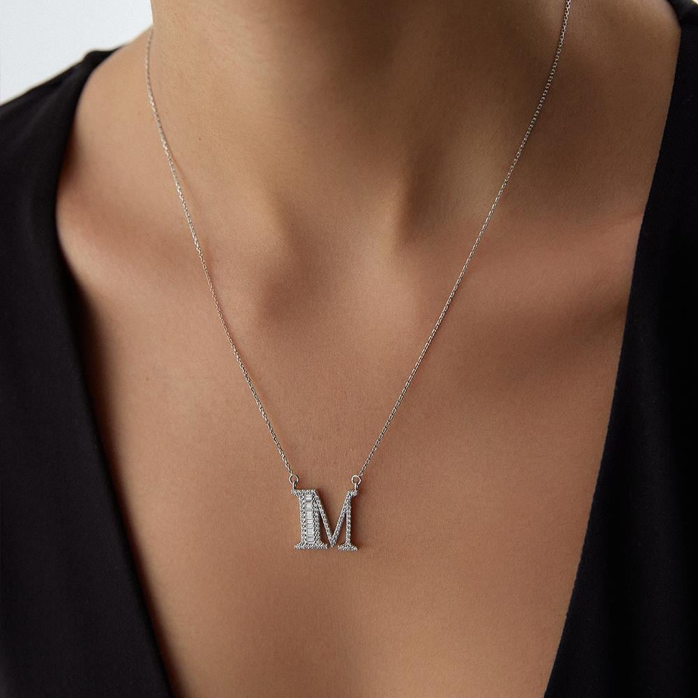 Baget Taş Beyaz Altın Harf Kolye - Image 3