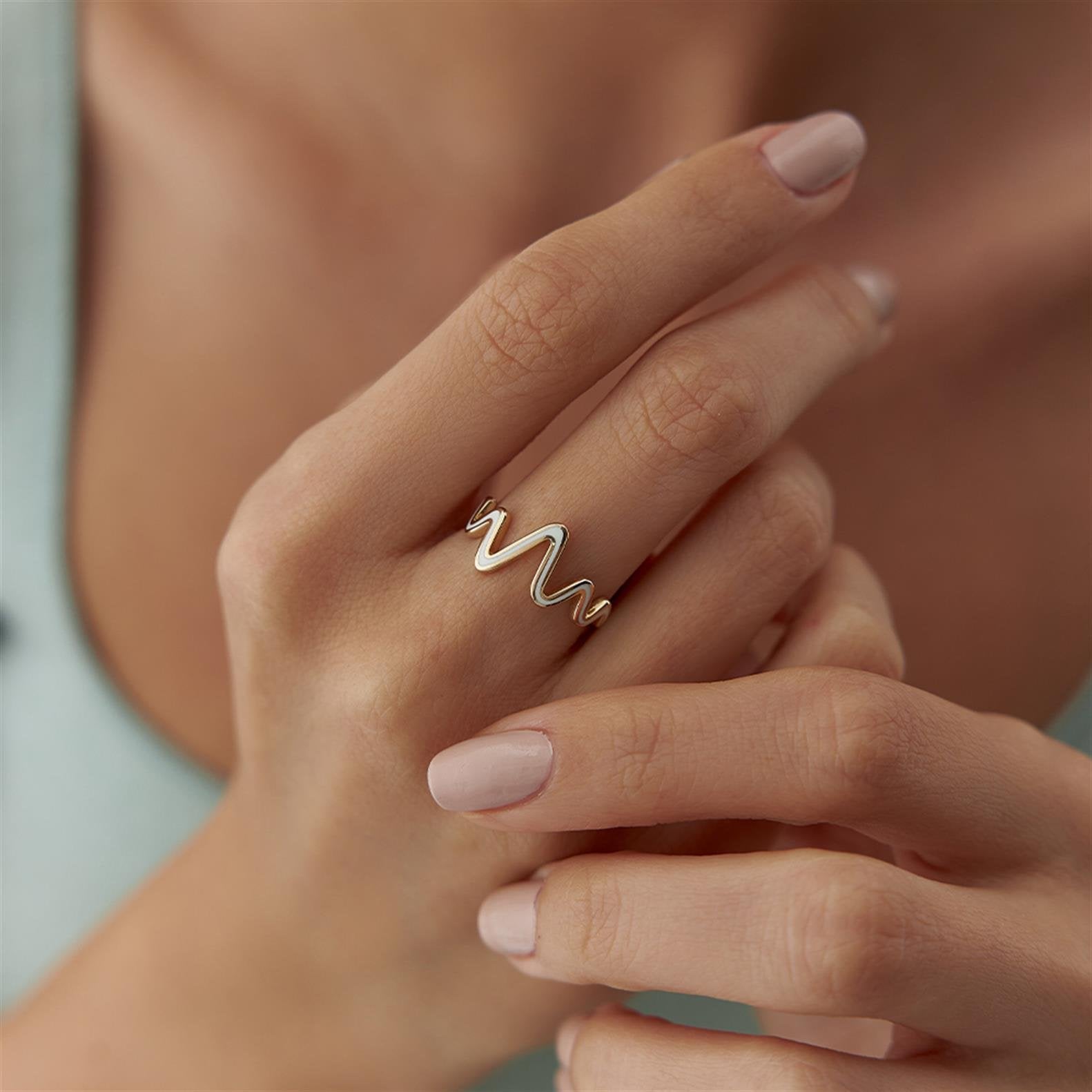 Cetaş Eterna Zigzag Beyaz Mineli Altın Yüzük - Image 1