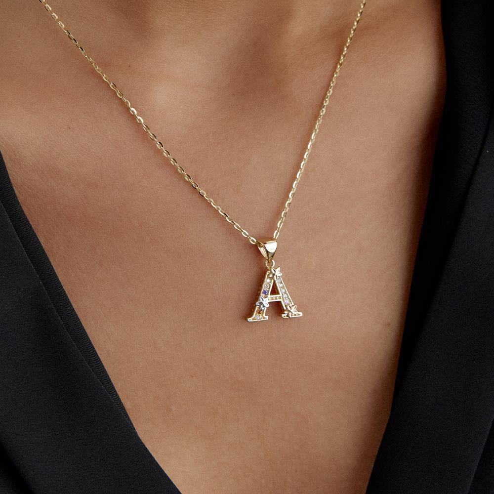 Çiçek Figür Altın Harf Kolye - Image 3