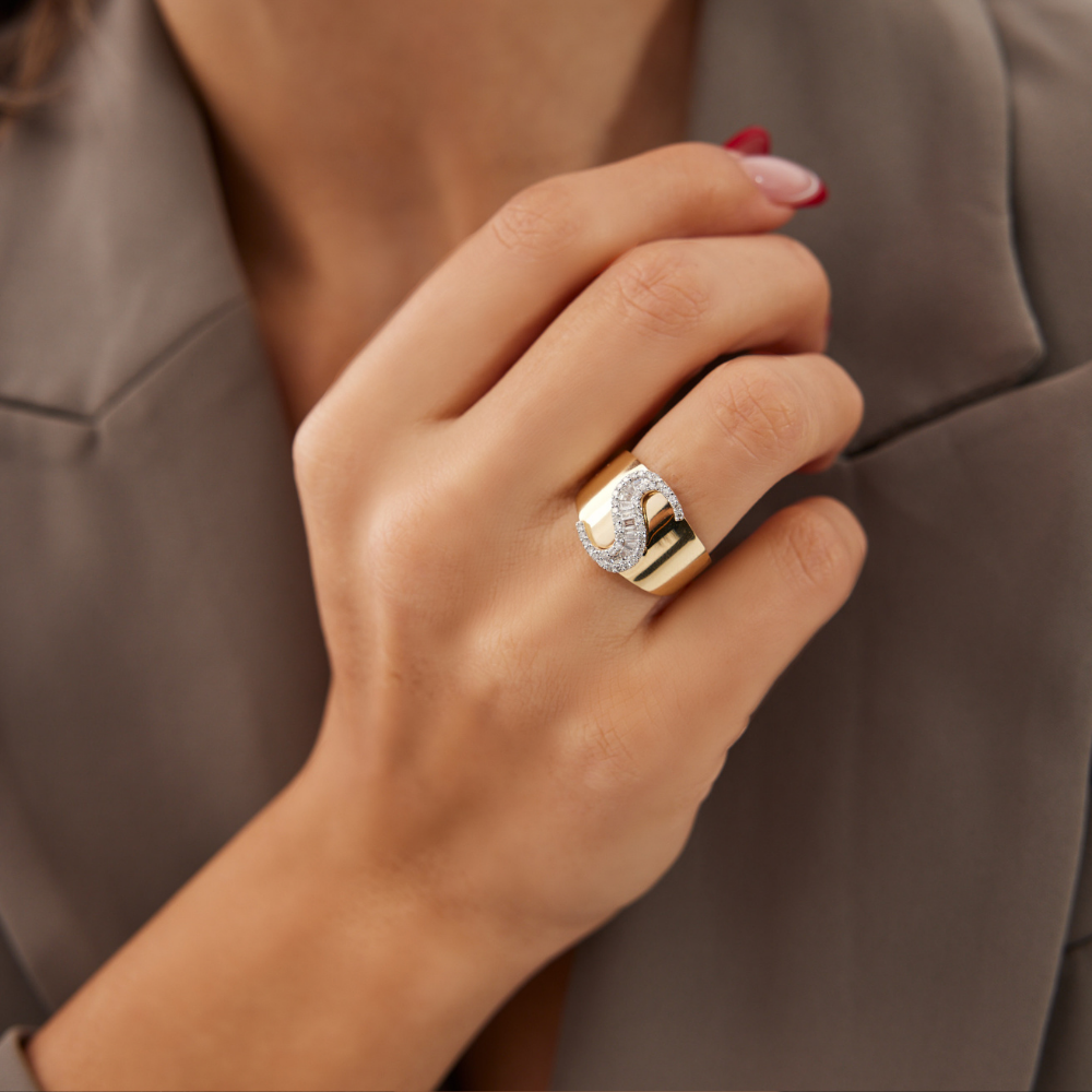 Dolgun Altın Harf Yüzük - Image 2