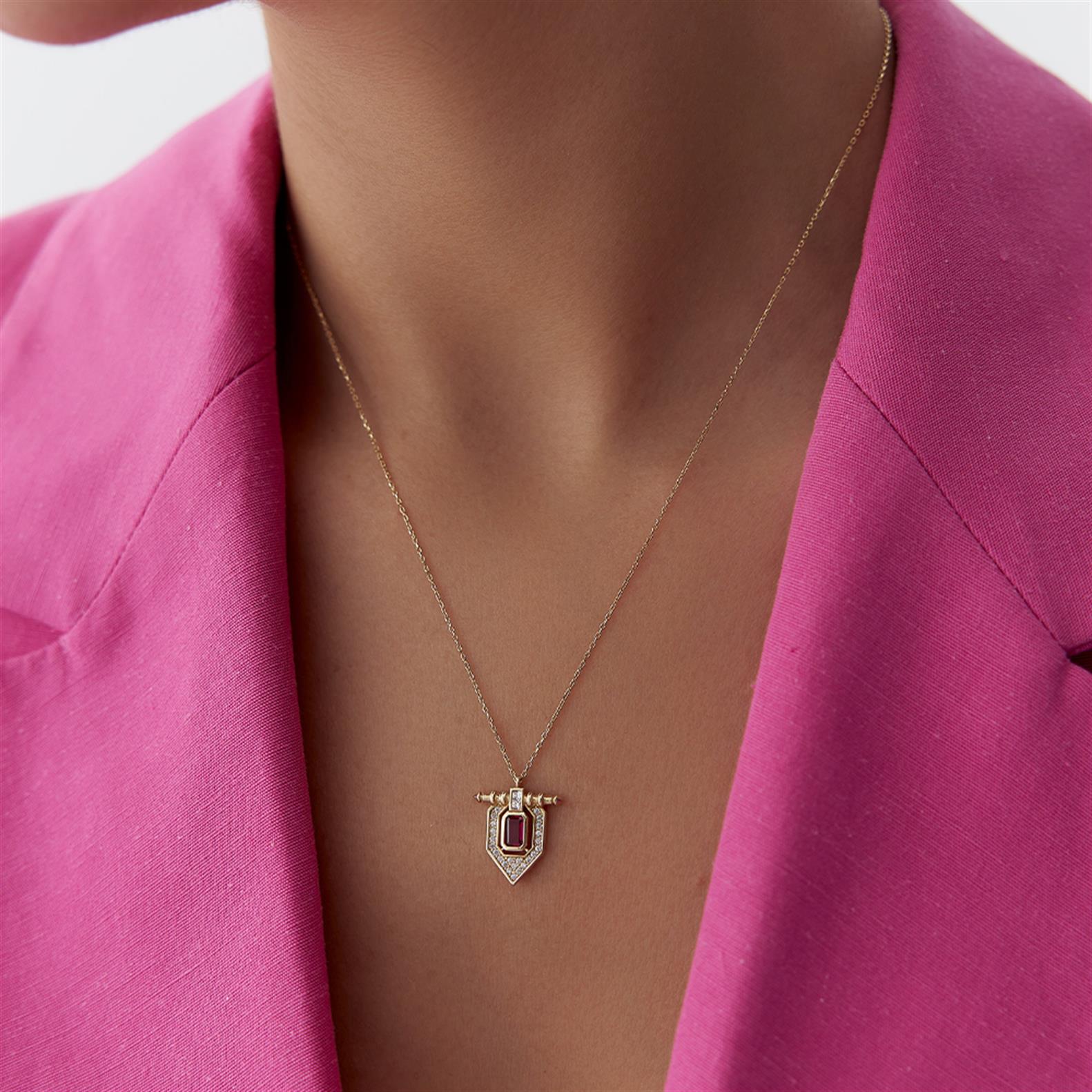 Kırmızı Taşlı Altın Flama Kolye - Image 1