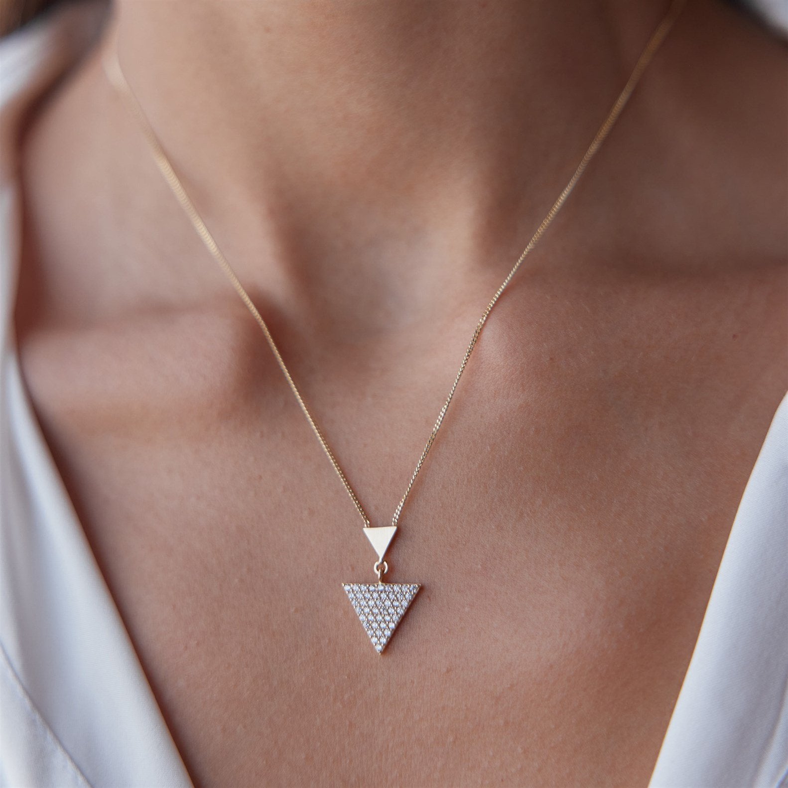 Minimal Üçgen Kolye - Image 1
