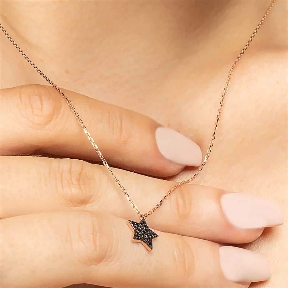 Onyx Taşlı Minimal Yıldız Kolye - Image 4