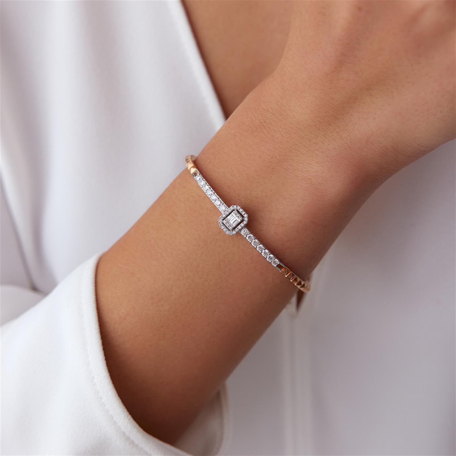 Rose Altın Mini Piramit Pırlanta Kelepçe - Image 1