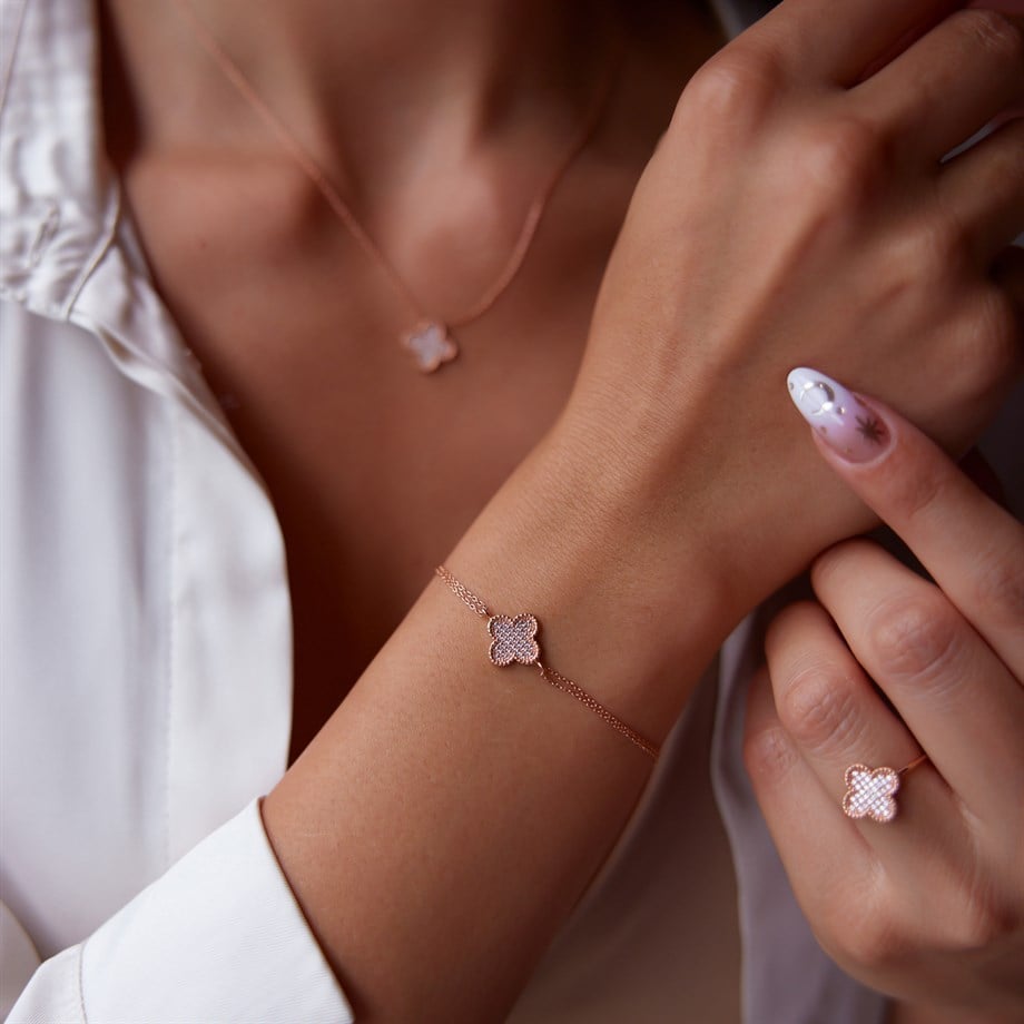 Rose Altın Minimal Yonca Bileklik