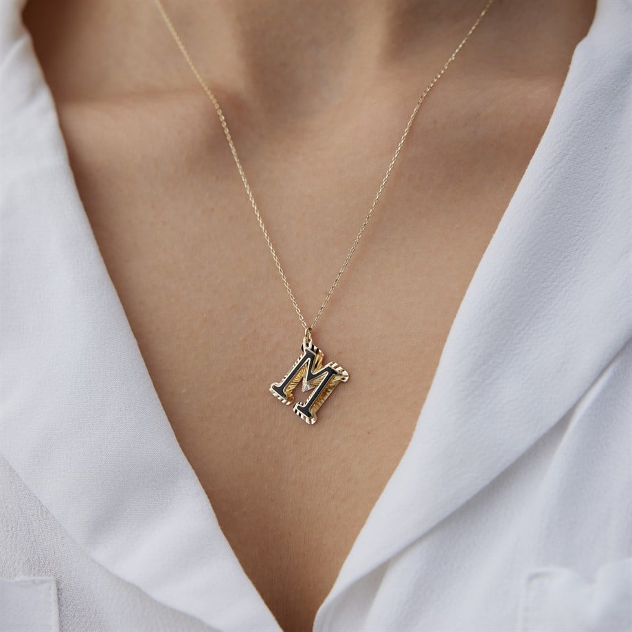 Siyah Mineli Harf Kolye - Image 1