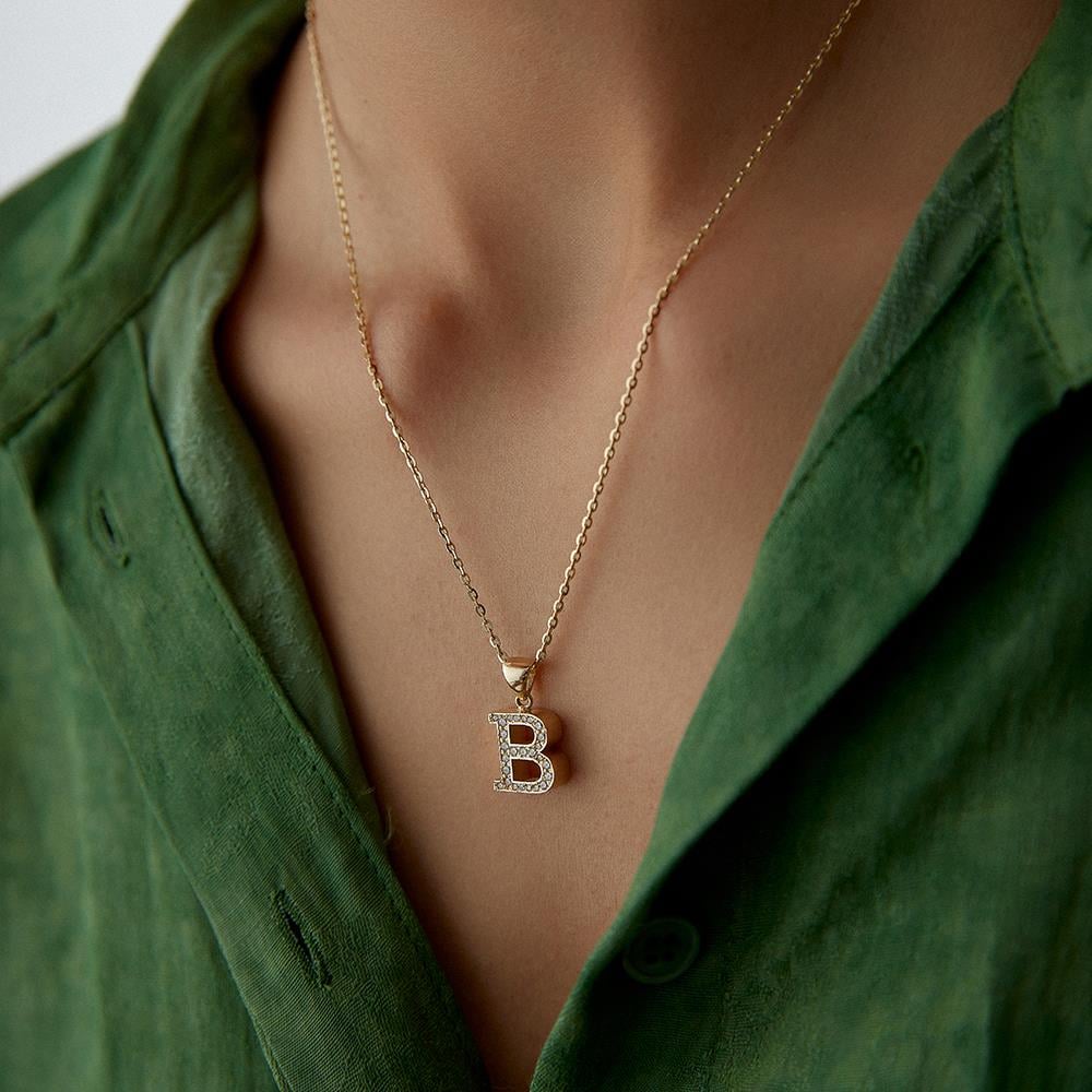 Taşlı Altın Harf Kolye - Image 2