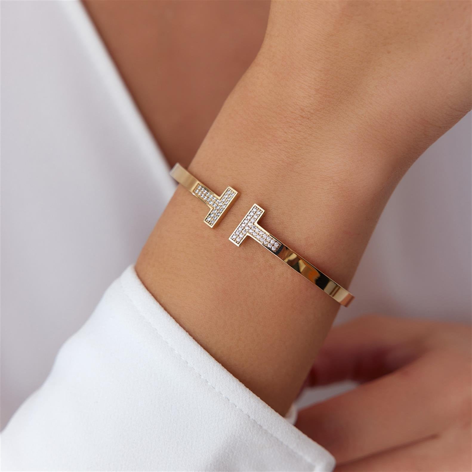 Taşlı T Altın Kelepçe - Image 1